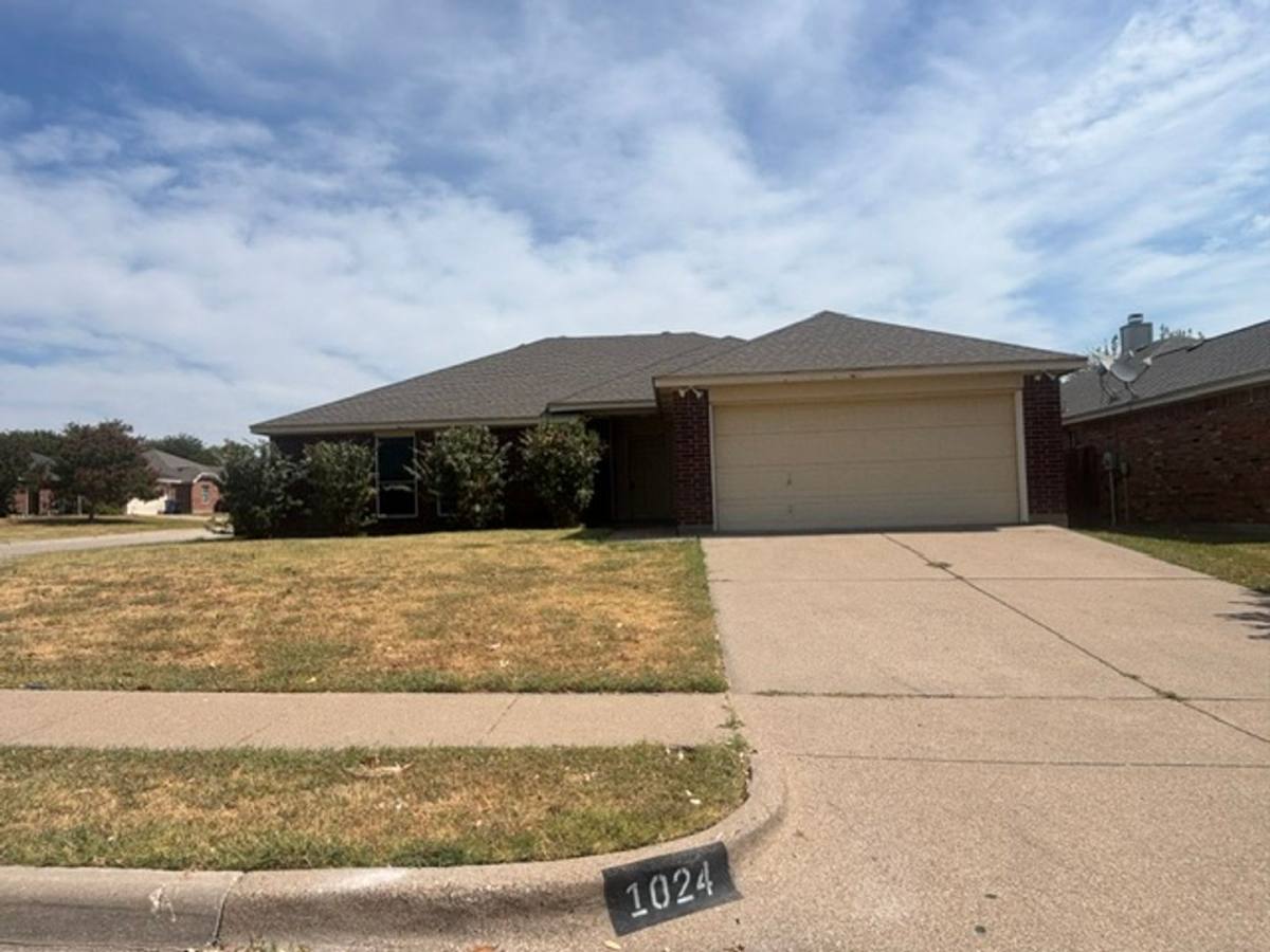 House for rent at 1024 Carlin Lane, Burleson, TX 76028
