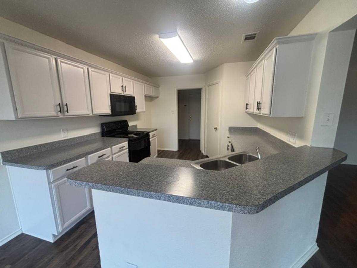 House for rent at 1024 Carlin Lane, Burleson, TX 76028