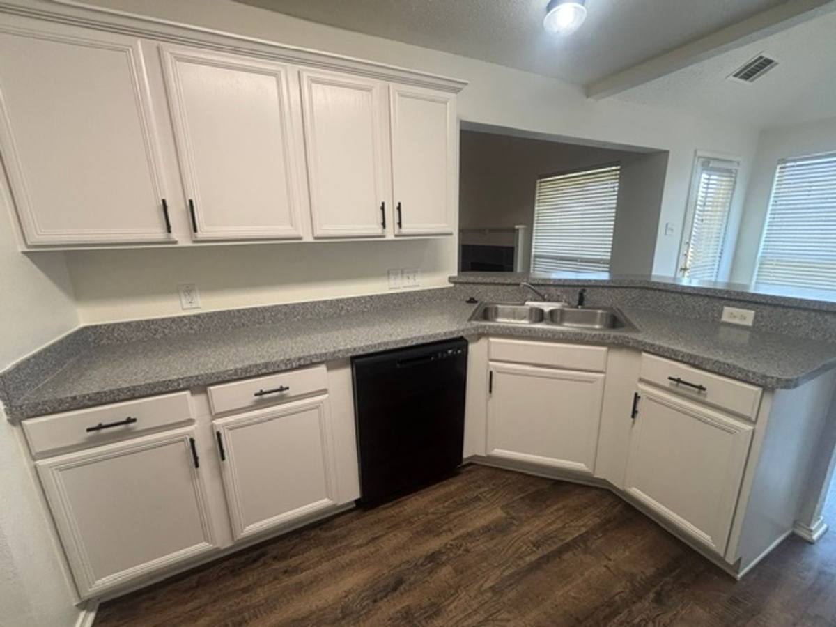 House for rent at 1024 Carlin Lane, Burleson, TX 76028