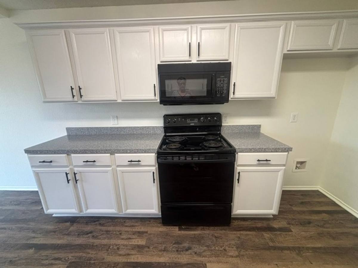 House for rent at 1024 Carlin Lane, Burleson, TX 76028