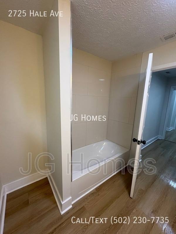 House for rent at 2725 Hale Ave, Louisville, KY 40211