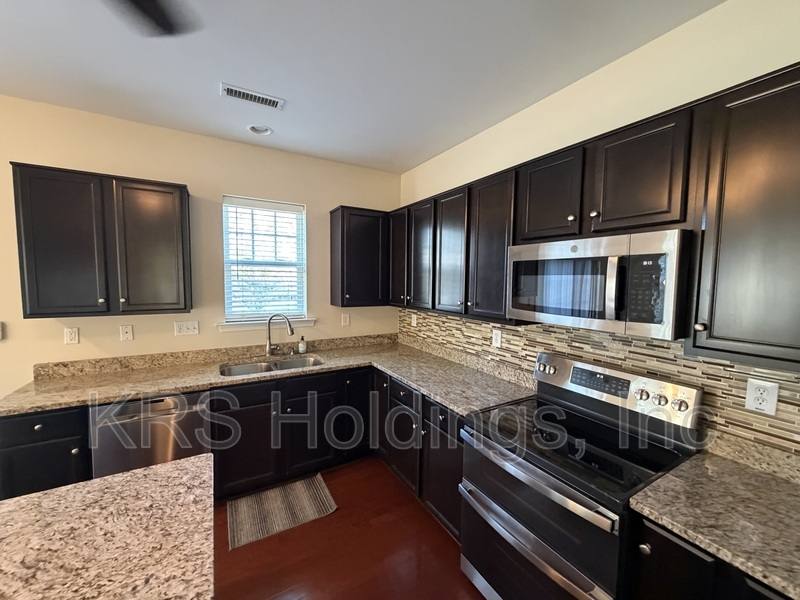 House for rent at 13 Hampshire Glen Parkway, Hampton, VA 23669