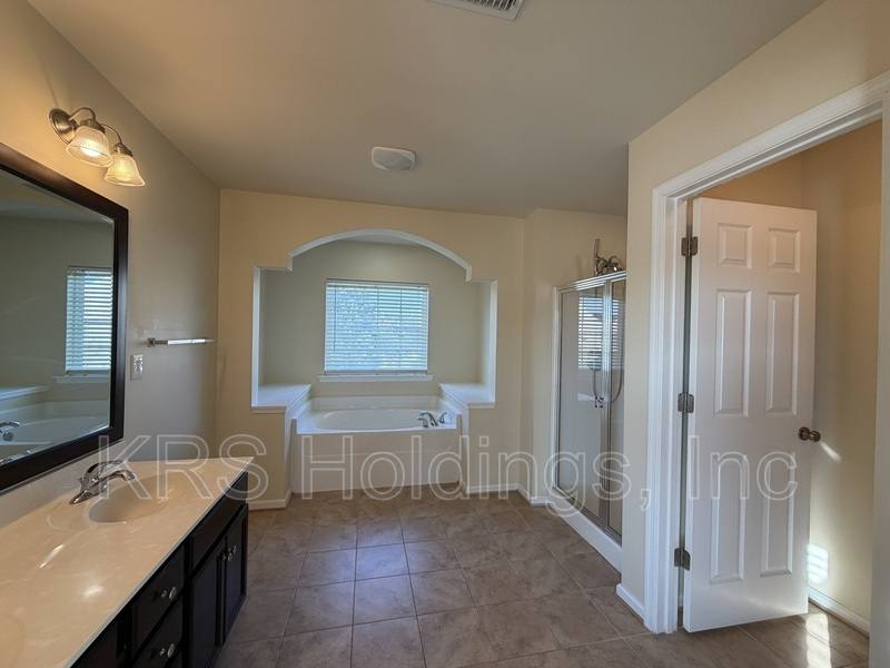 House for rent at 13 Hampshire Glen Parkway, Hampton, VA 23669