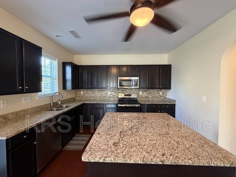 House for rent at 13 Hampshire Glen Parkway, Hampton, VA 23669