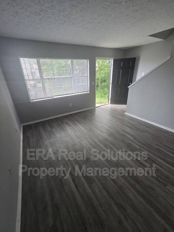 Apartment for rent at 2556 Sandbury Blvd, Columbus, OH 43235