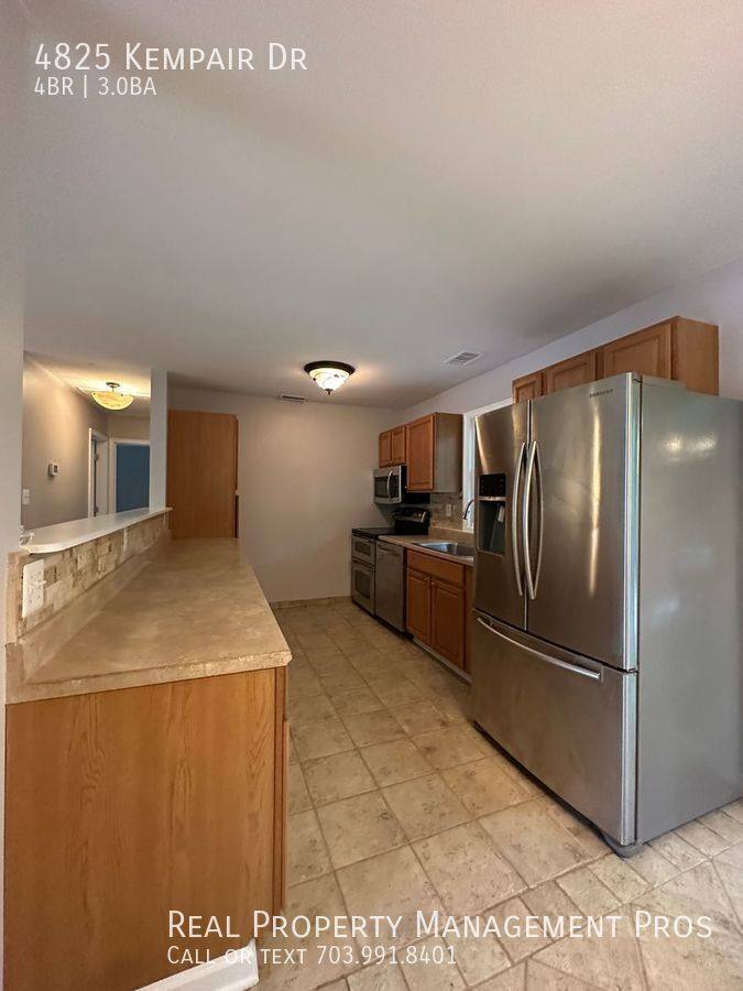 House for rent at 4825 Kempair Dr, Woodbridge, VA 22193