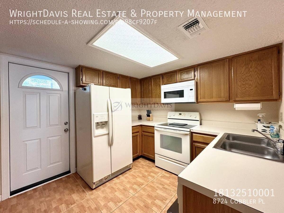 Townhouse for rent at 8724 Cobbler Place, Tampa, FL 33615