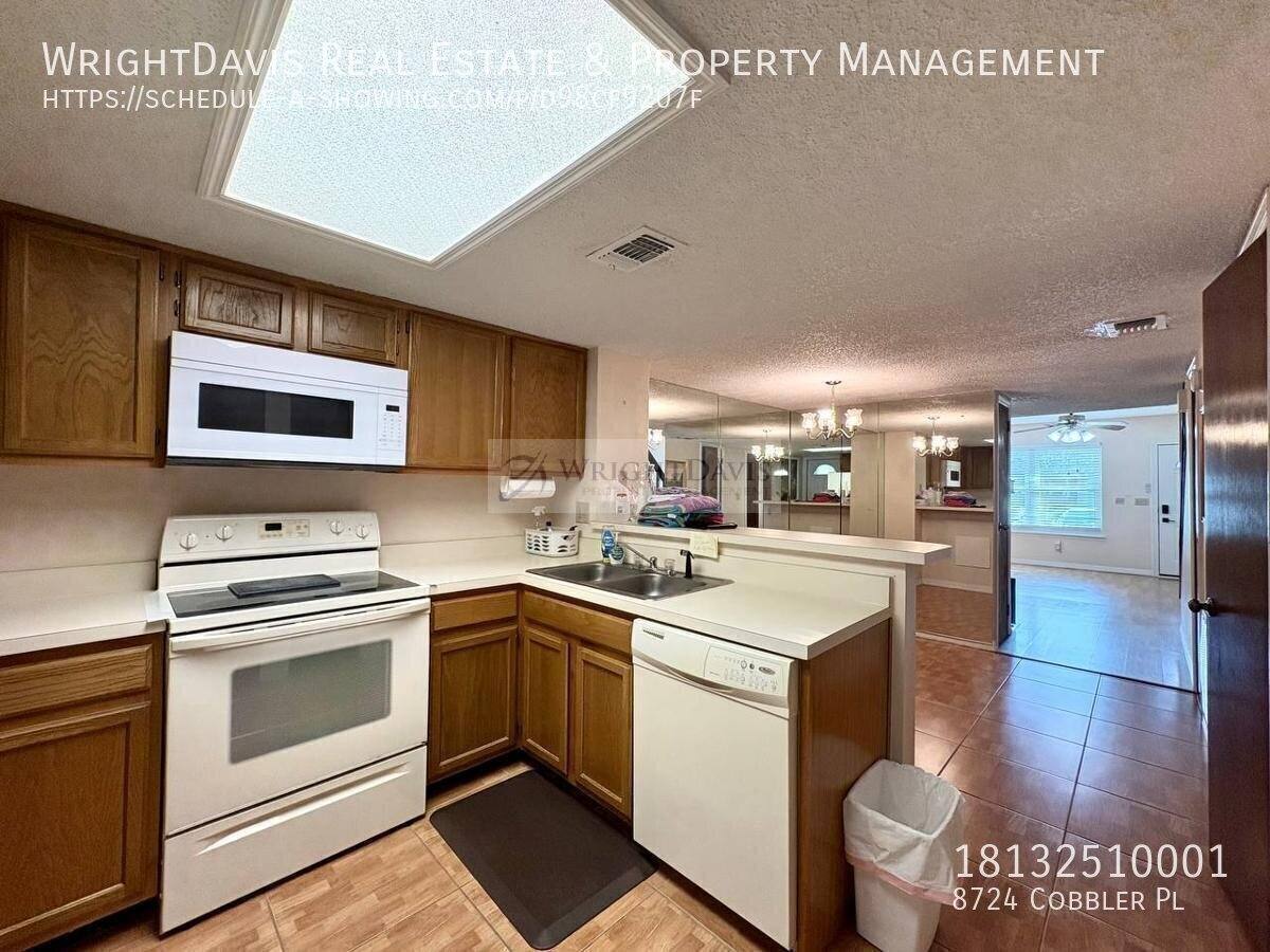 Townhouse for rent at 8724 Cobbler Place, Tampa, FL 33615