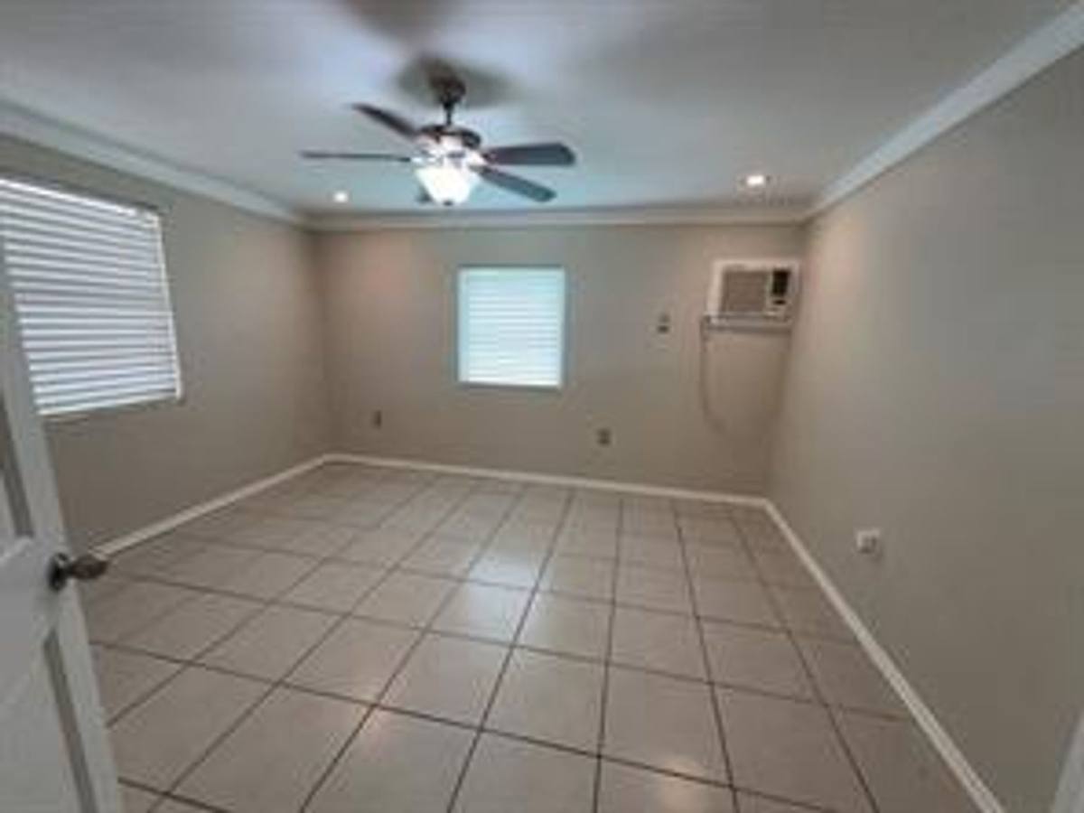 House for rent at 19096 County Rd, Alvin, TX 77511