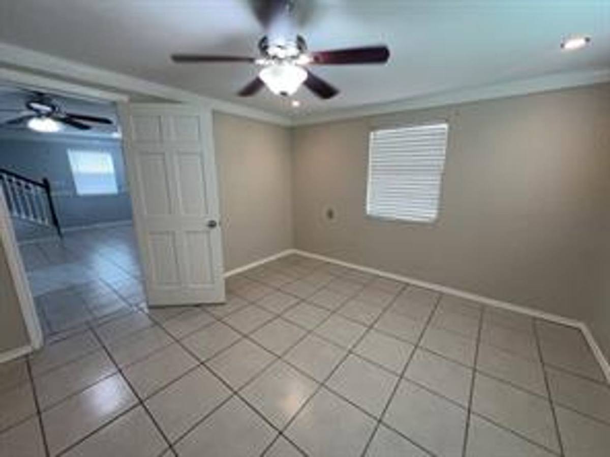 House for rent at 19096 County Rd, Alvin, TX 77511