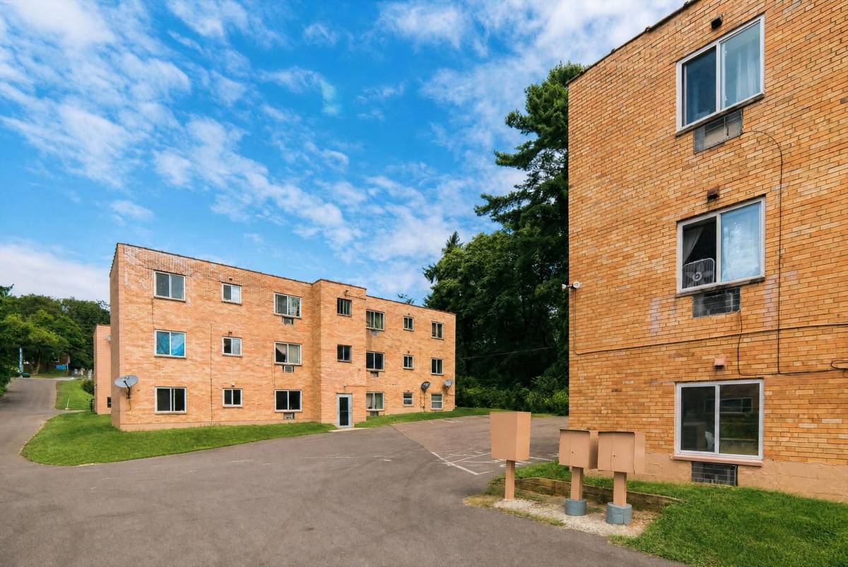 Apartment for rent at Colonial Commons, 283 Moon Clinton Rd, Coraopolis, PA 15108