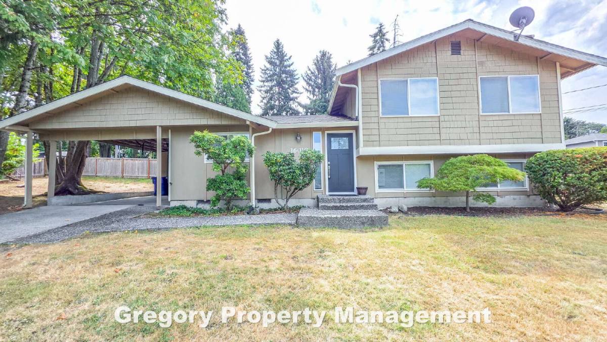 House for rent at 16019 84th Ave NE, Kenmore, WA 98028