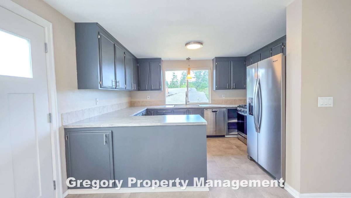 House for rent at 16019 84th Ave NE, Kenmore, WA 98028
