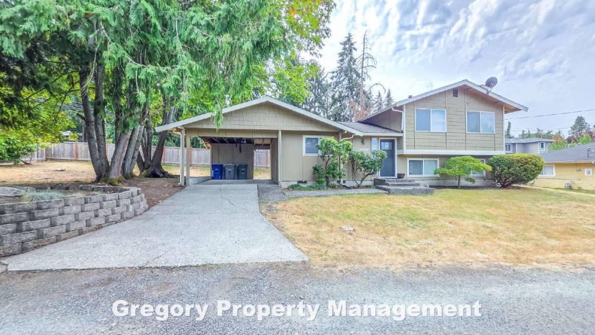 House for rent at 16019 84th Ave NE, Kenmore, WA 98028