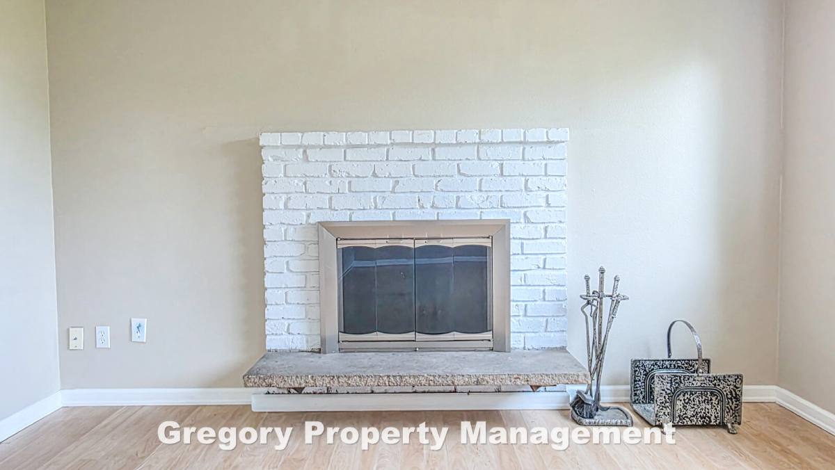 House for rent at 16019 84th Ave NE, Kenmore, WA 98028