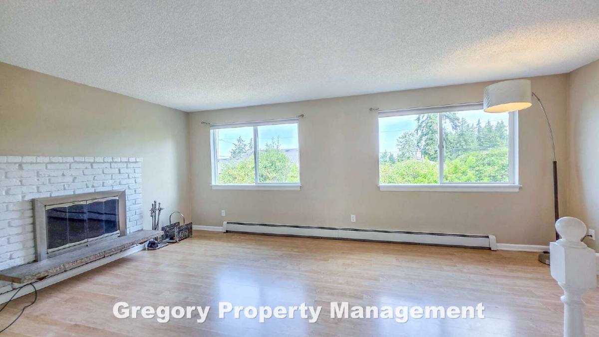 House for rent at 16019 84th Ave NE, Kenmore, WA 98028