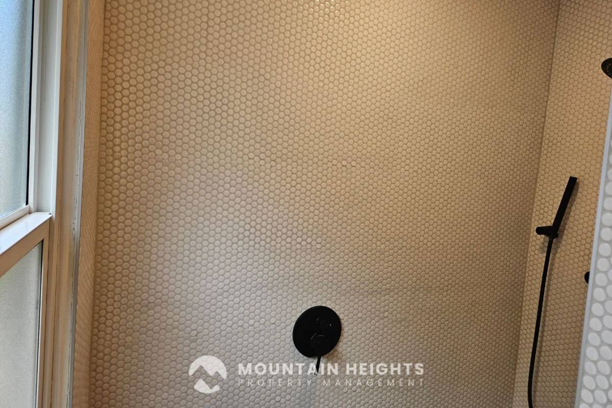 Townhouse for rent at 1074 E Kensington Ave, Salt Lake City, UT 84105
