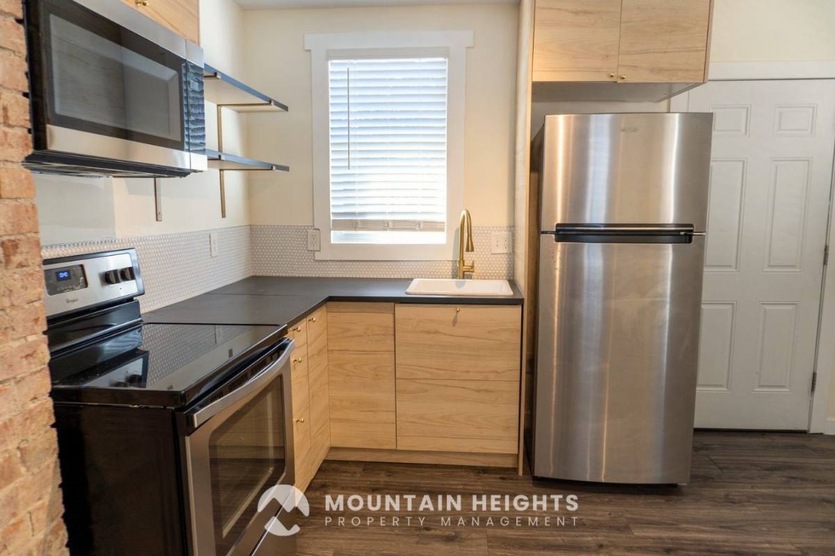 Townhouse for rent at 1074 E Kensington Ave, Salt Lake City, UT 84105