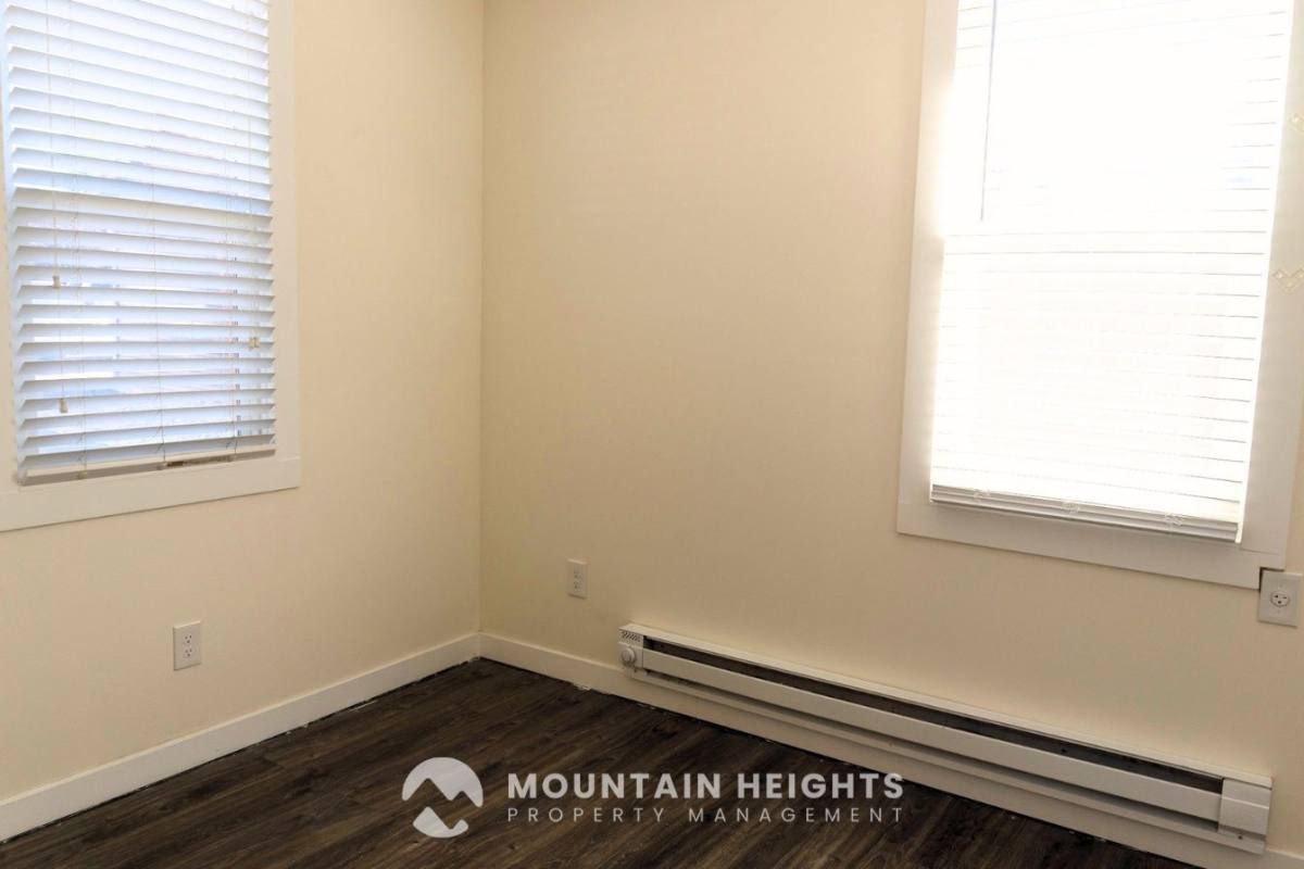 Townhouse for rent at 1074 E Kensington Ave, Salt Lake City, UT 84105