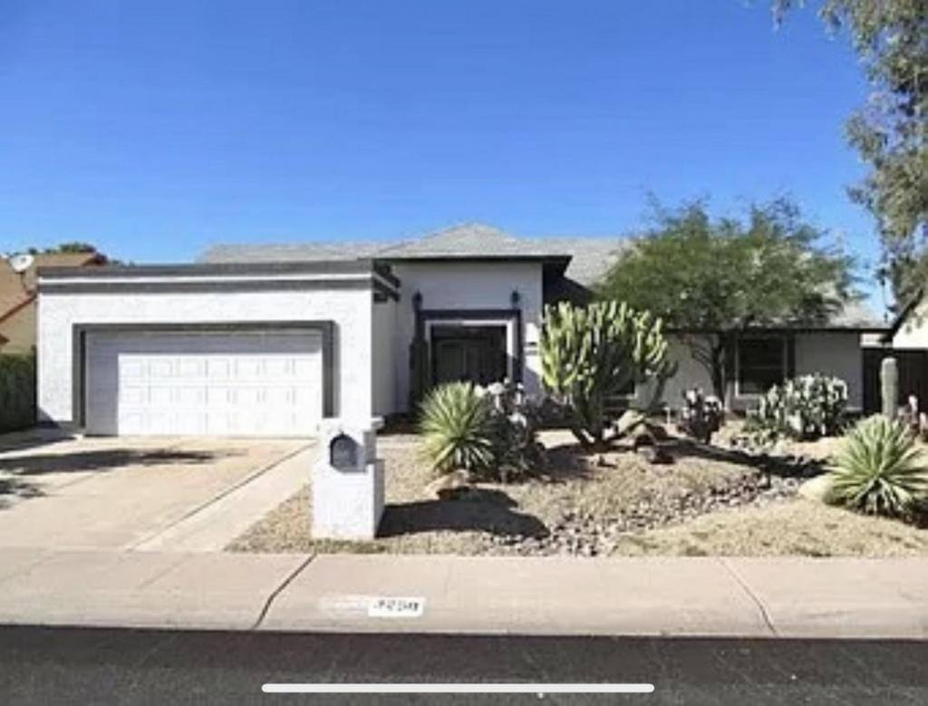 House for rent at 3250 W Helena Dr, Phoenix, AZ 85053