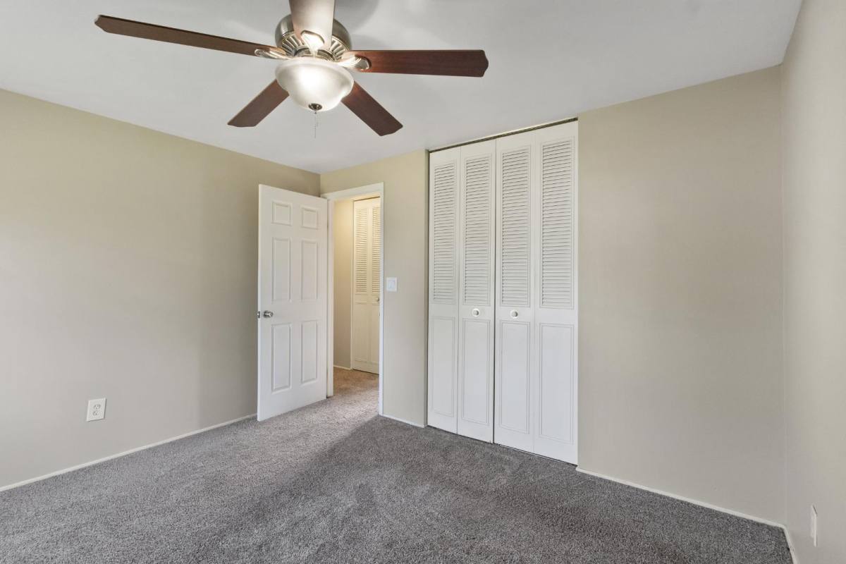 8245 Elaine Circle, Liverpool, NY 13090 - House for Rent - Image 9