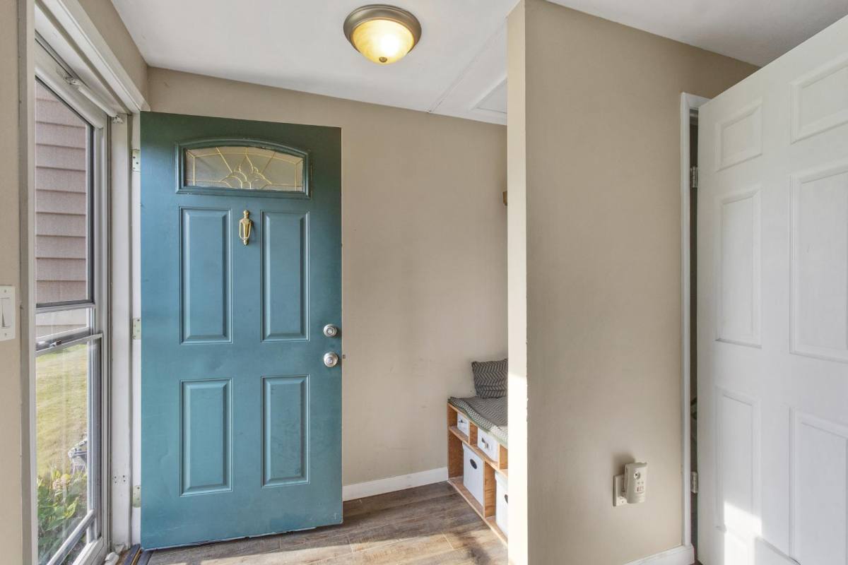8245 Elaine Circle, Liverpool, NY 13090 - House for Rent - Image 13