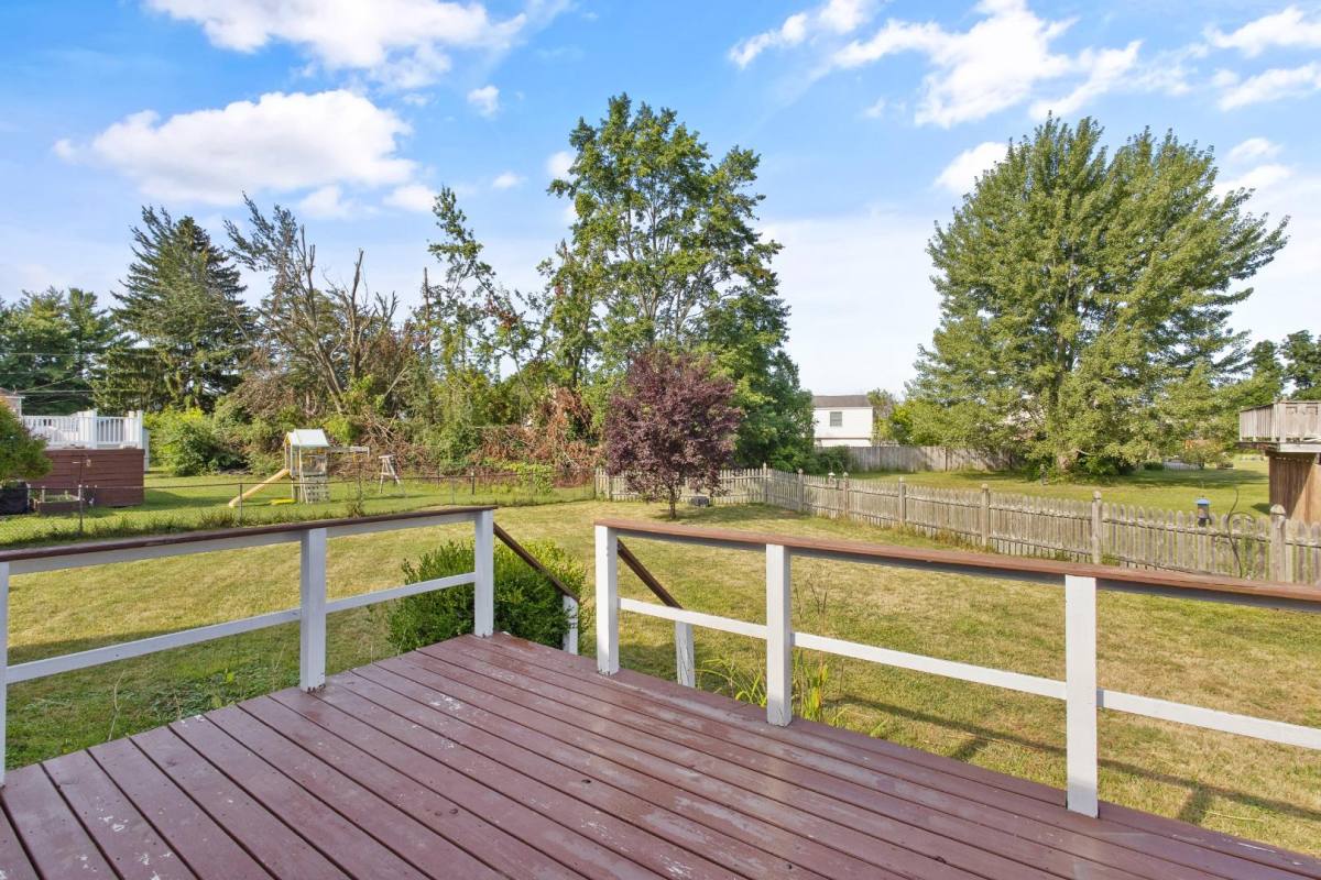 8245 Elaine Circle, Liverpool, NY 13090 - House for Rent - Image 8