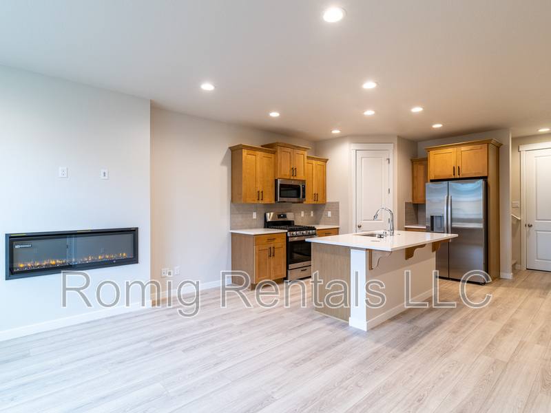 Townhouse for rent at 18611 NE 44th Ave, Vancouver, WA 98686