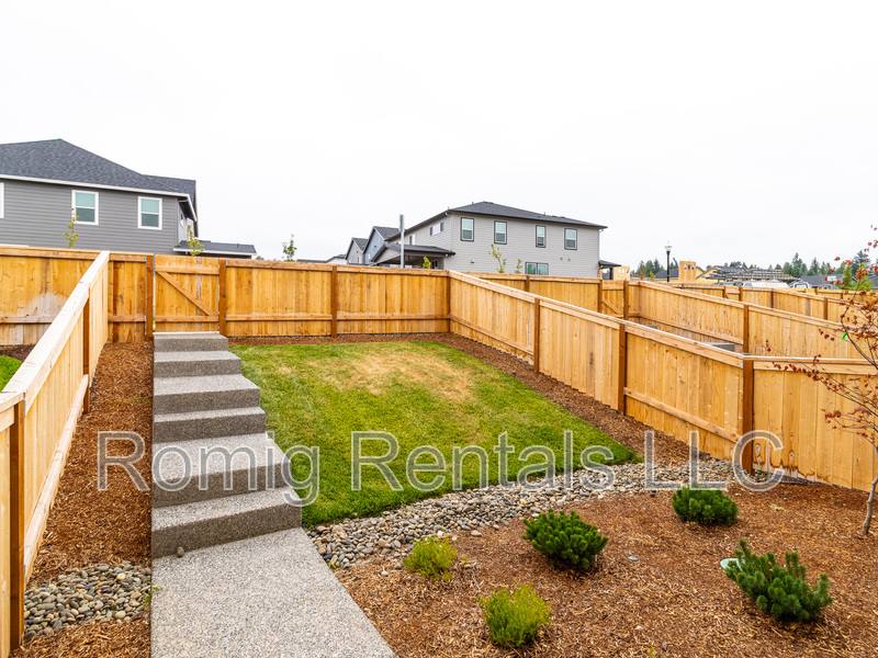 Townhouse for rent at 18611 NE 44th Ave, Vancouver, WA 98686