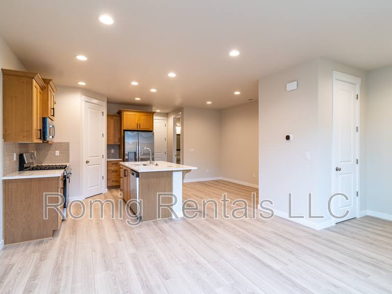 Townhouse for rent at 18611 NE 44th Ave, Vancouver, WA 98686