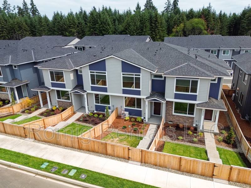 Townhouse for rent at 18611 NE 44th Ave, Vancouver, WA 98686