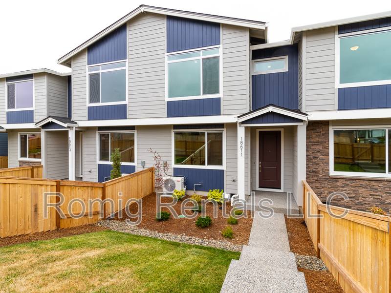 Townhouse for rent at 18611 NE 44th Ave, Vancouver, WA 98686
