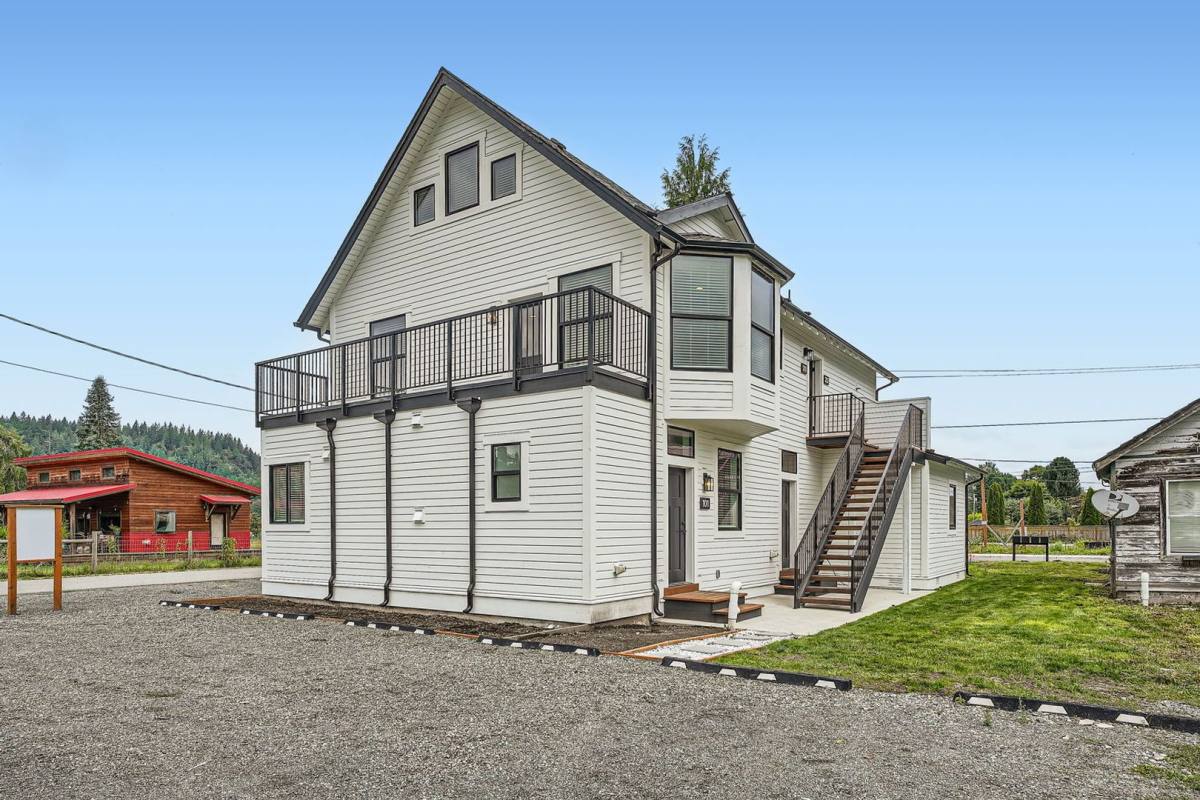 Apartment for rent at 31628 W Commercial St, Carnation, WA 98014