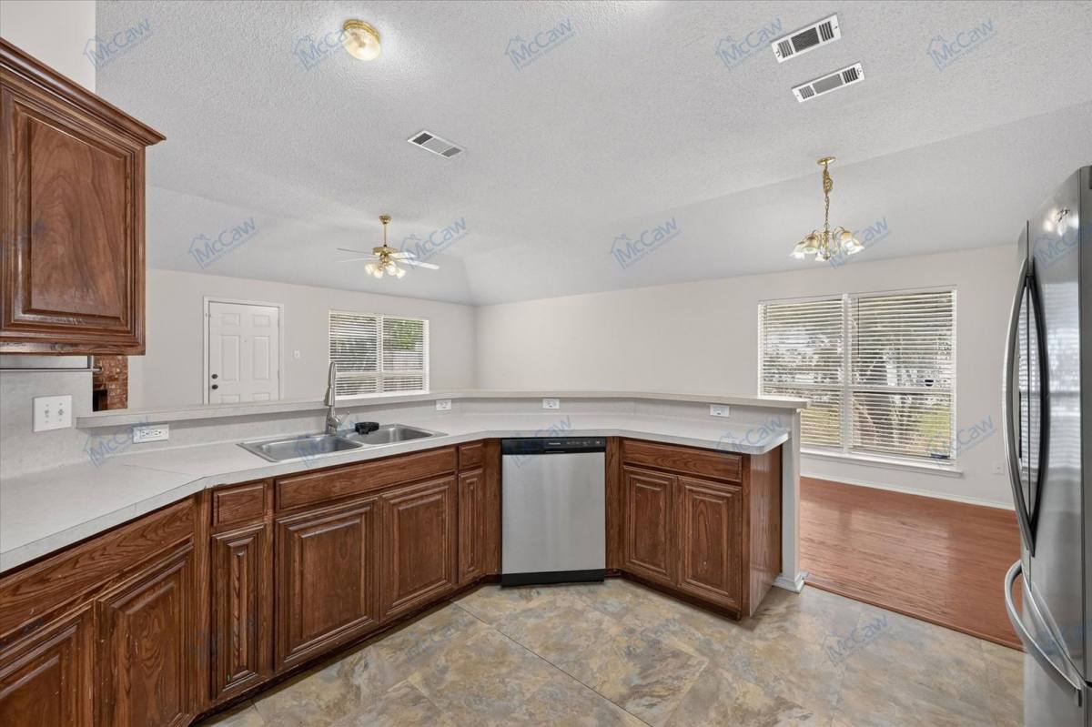 House for rent at 8001 Mourning Dove Dr, Arlington, TX 76002