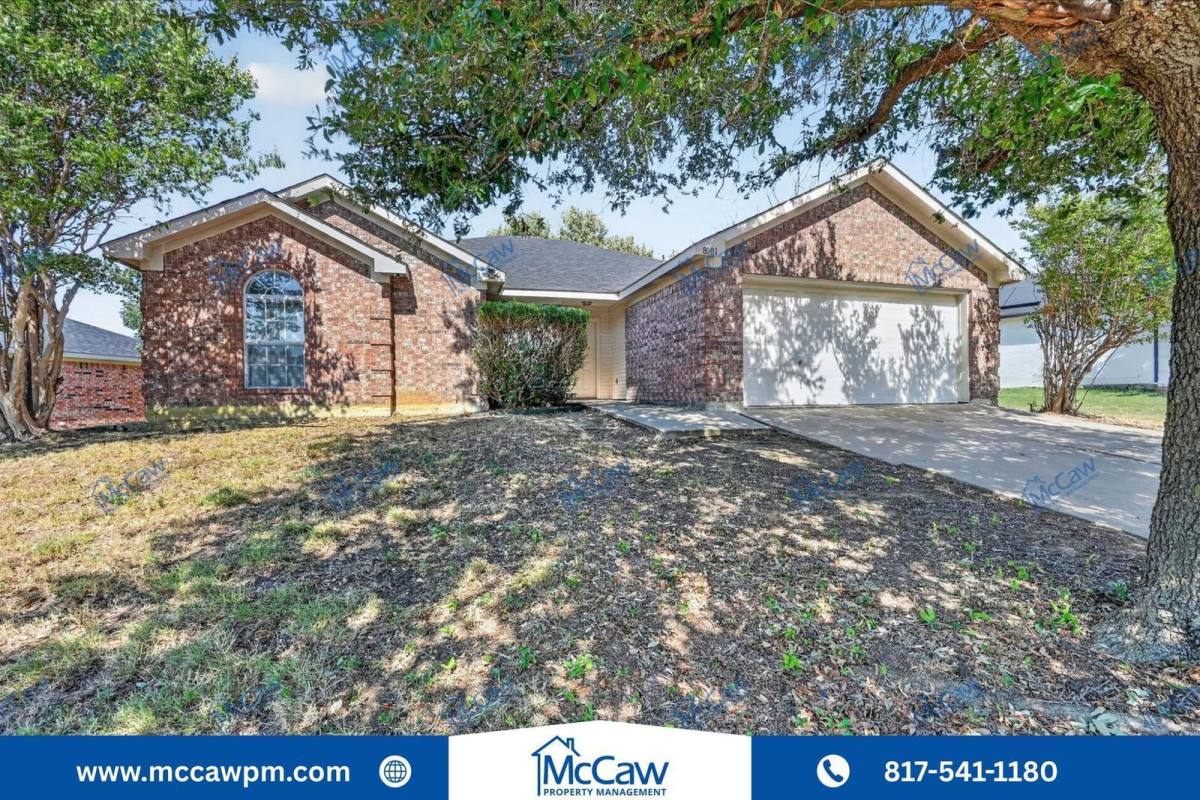 House for rent at 8001 Mourning Dove Dr, Arlington, TX 76002