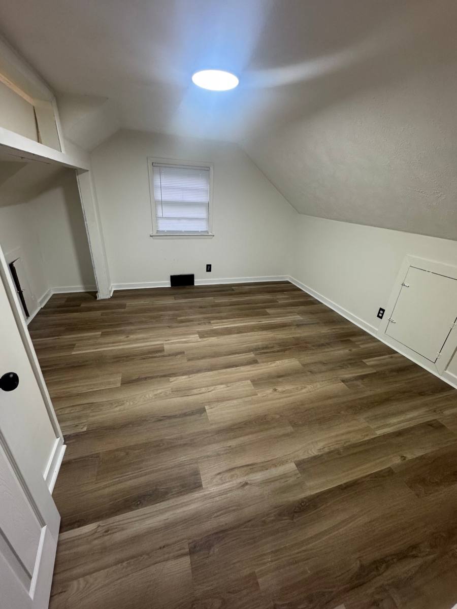 House for rent at 6012 N 39th St, Omaha, NE 68111