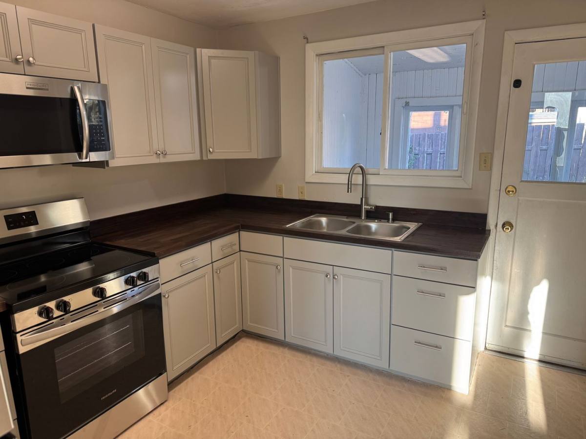 Apartment for rent at 221 N Henry Ave, Butte, MT 59701