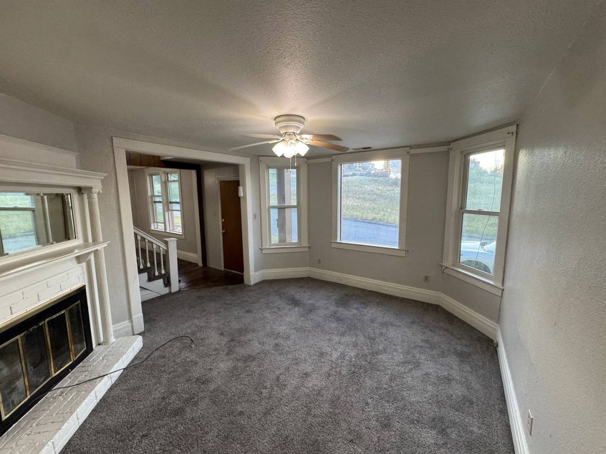 Apartment for rent at 221 N Henry Ave, Butte, MT 59701