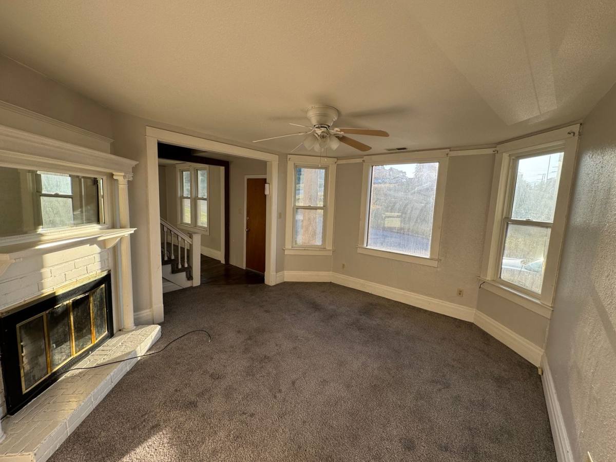 Apartment for rent at 221 N Henry Ave, Butte, MT 59701