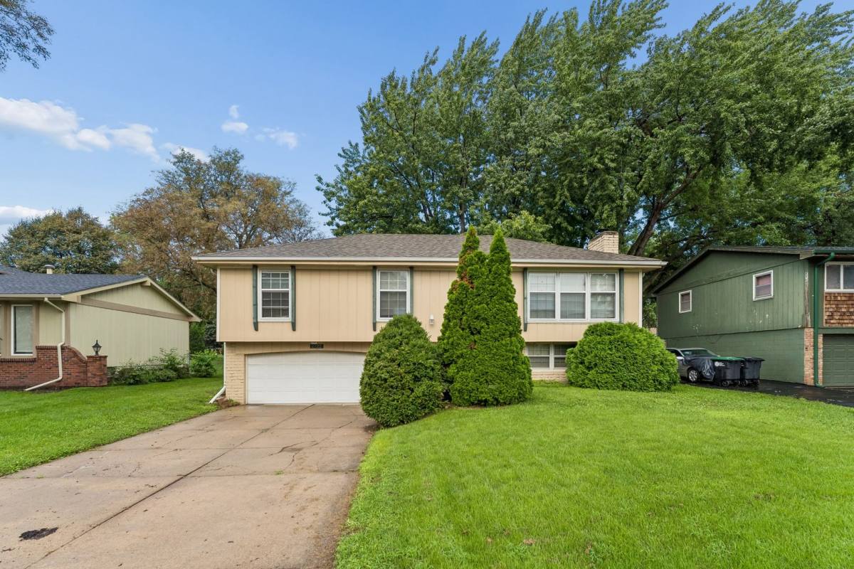 House for rent at 2722 N 120 Ave, Omaha, NE 68164