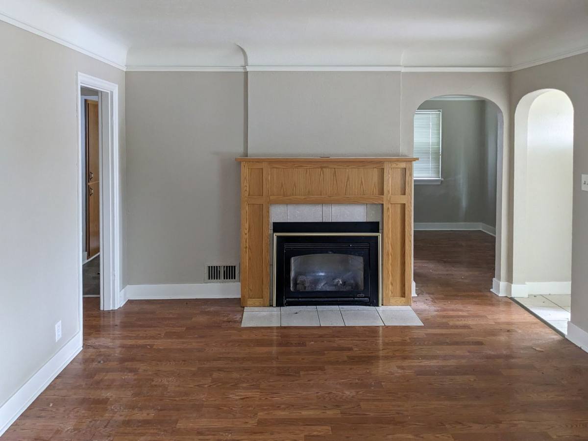 House for rent at 495 21st St SE, Salem, OR 97301