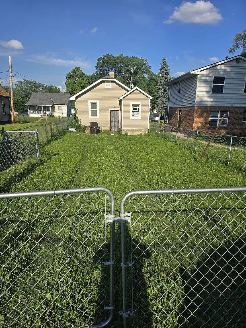 House for rent at 2315 N Ellis St, Peoria, IL 61604