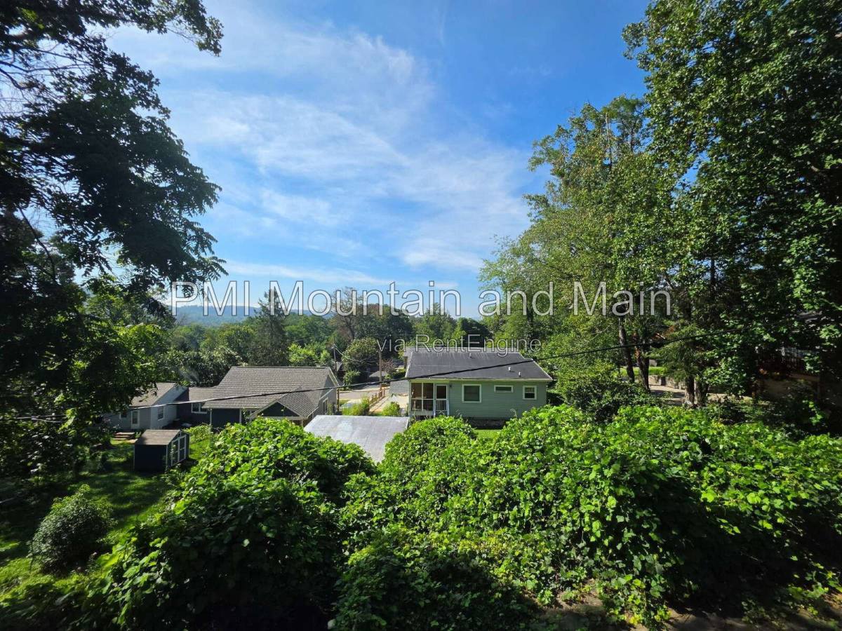 Apartment for rent at 114 Fenner Ave #B, Asheville, NC 28804