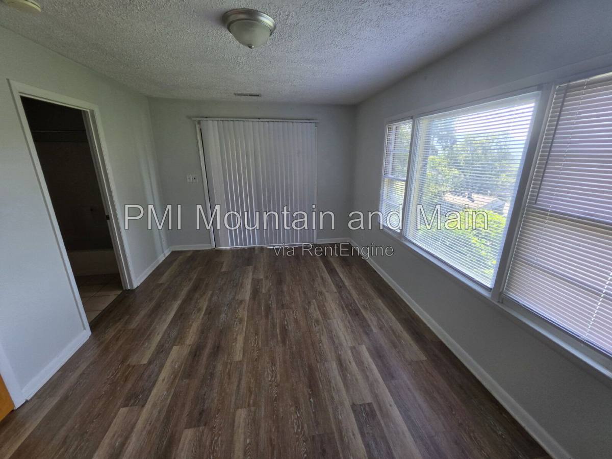 Apartment for rent at 114 Fenner Ave #B, Asheville, NC 28804