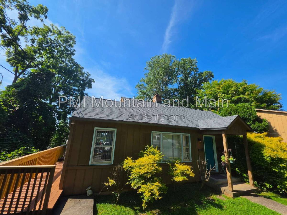 Apartment for rent at 114 Fenner Ave #B, Asheville, NC 28804