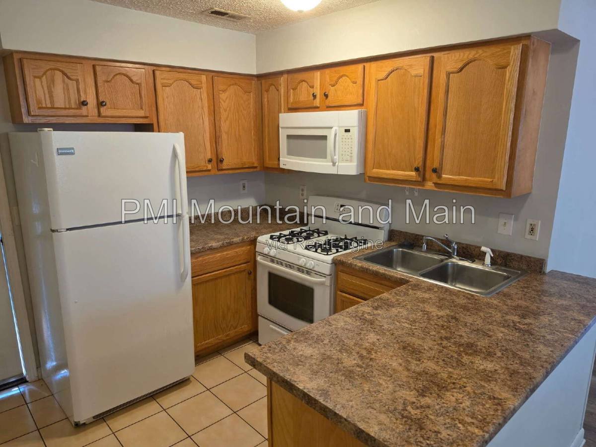 Apartment for rent at 114 Fenner Ave #B, Asheville, NC 28804