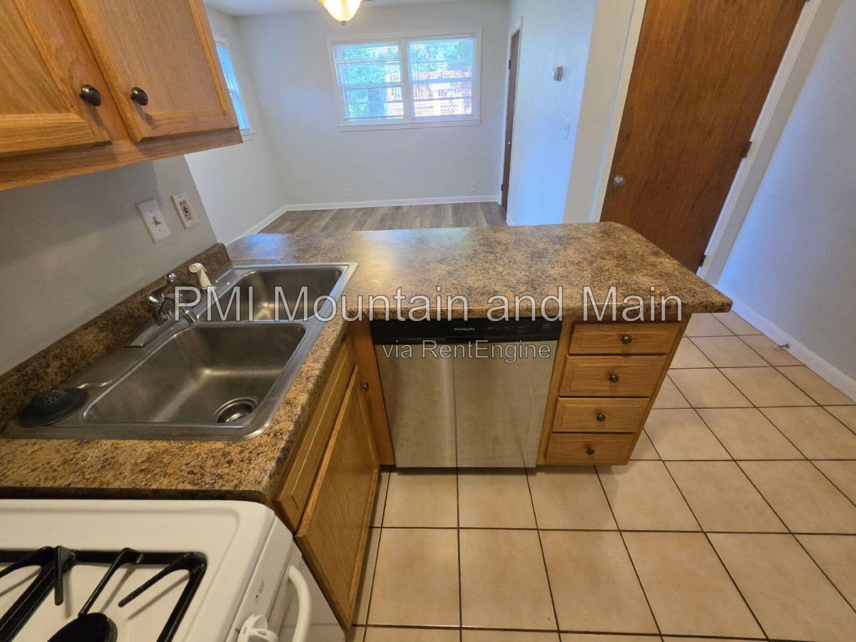Apartment for rent at 114 Fenner Ave #B, Asheville, NC 28804
