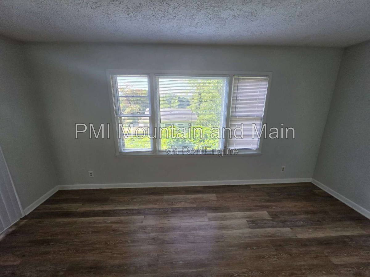 Apartment for rent at 114 Fenner Ave #B, Asheville, NC 28804