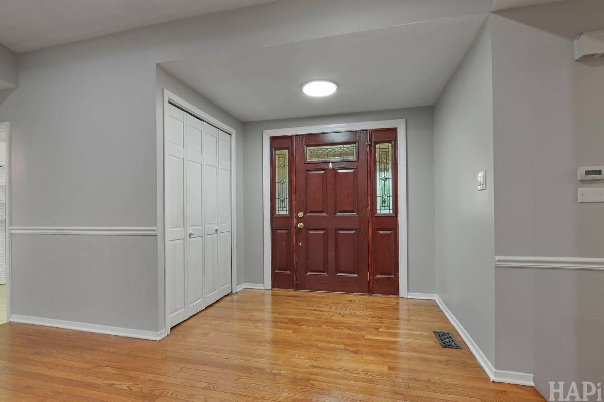 House for rent at 1540, N Pepper Tree Dr, Palatine, IL 60067
