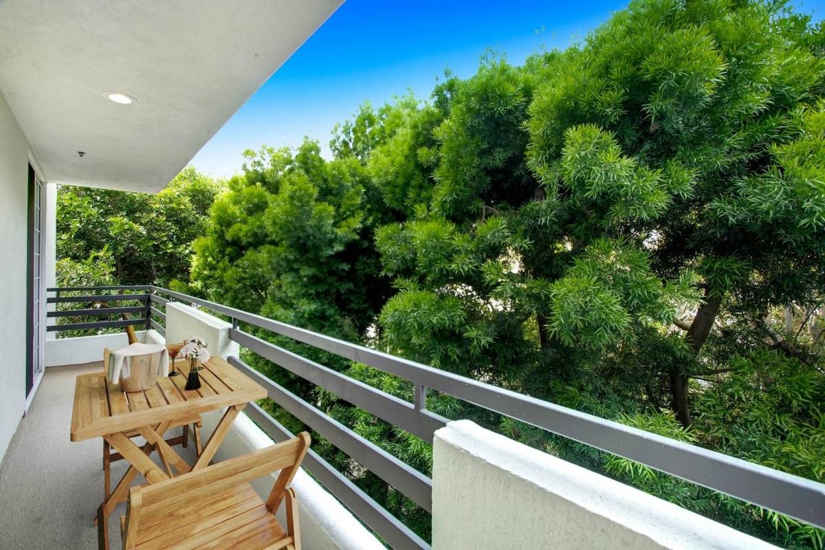 311 S Swall Dr #103, Los Angeles, CA 90048 - Apartment for Rent - Image 4